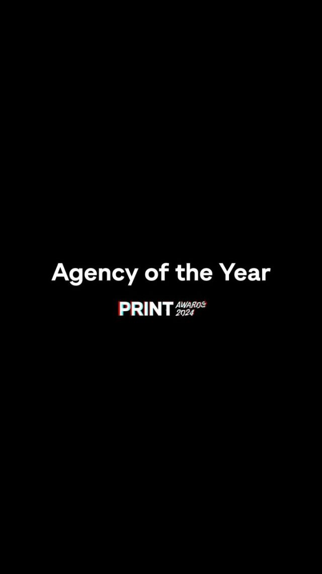 Incredibly honored that John Kudos and KASA Collective have been named “Agency of the Year” 🏆 by the 2024 PRINT Awards. The title goes to the highest-rated agency from the entire competition, determined by the total number of wins across all categories. @print_mag 

The 2024 PRINT Awards reflect—and celebrate—a range of visual design trends, such as a blend of technological advancements, creative explorations in type, texture, and color, and user-centric approaches in both print and digital. 

Thank you 🙏🏼 @debbiemillman @thedailyheller for the Vimeo livestream reveal… we almost fell off our chairs when our names were called!!

Congrats @posterhousenyc for sweeping the Environmental Design awards category and  @kasa_made @jkudos Robert de Saint Phalle for the endless collaboration synergy!

——
Cheers to project teams @awuuuu @fayqiu @amandaaaknott @owenfebiandi @namiiman15_ @saskia.wulandiarti 
and @andy_kudos @calvin.kudos @andinikudos @monkiidansu @kudosmgmt 
Photos by @sammysachs 

#print #designawards #agencyoftheyear #environmentaldesign #selfpromotion #exhibitiondesign